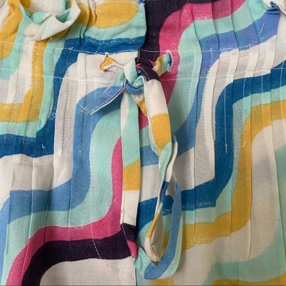 🆕 Native Youth: Wide Leg Short in Abstract Multi Wave Print - Picture 6 of 15